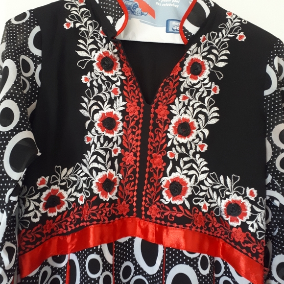 Top - Picture 2 of 8